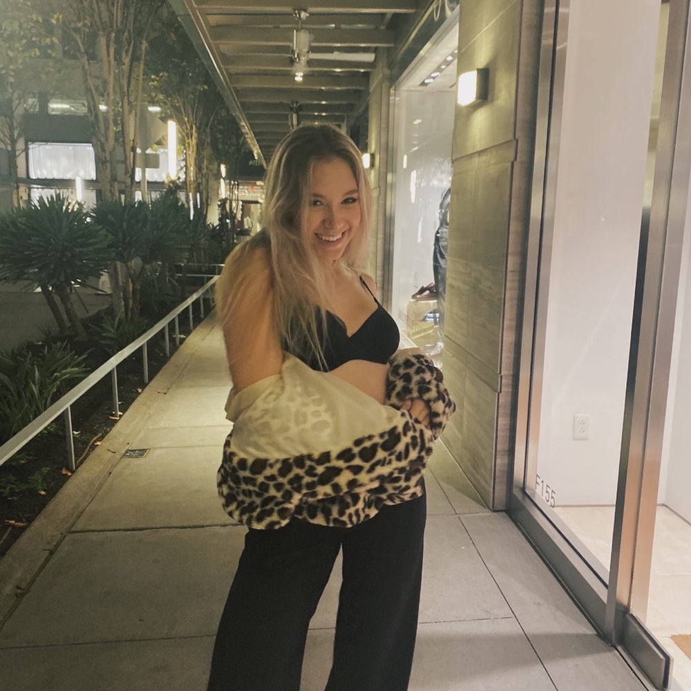 Meet your Posher, Rebecca